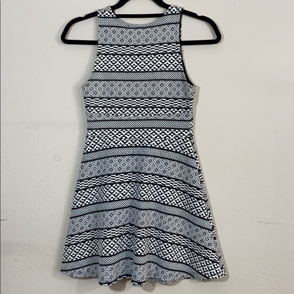 Pattered dress - Picture 2 of 2